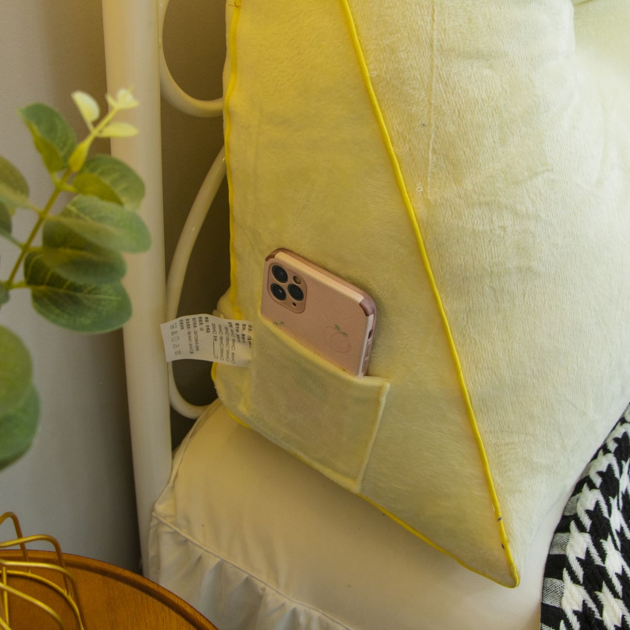 91家纺网 家纺一手货源 找家纺 沐沐家纺 2026新款宝宝绒三角大靠垫 米白