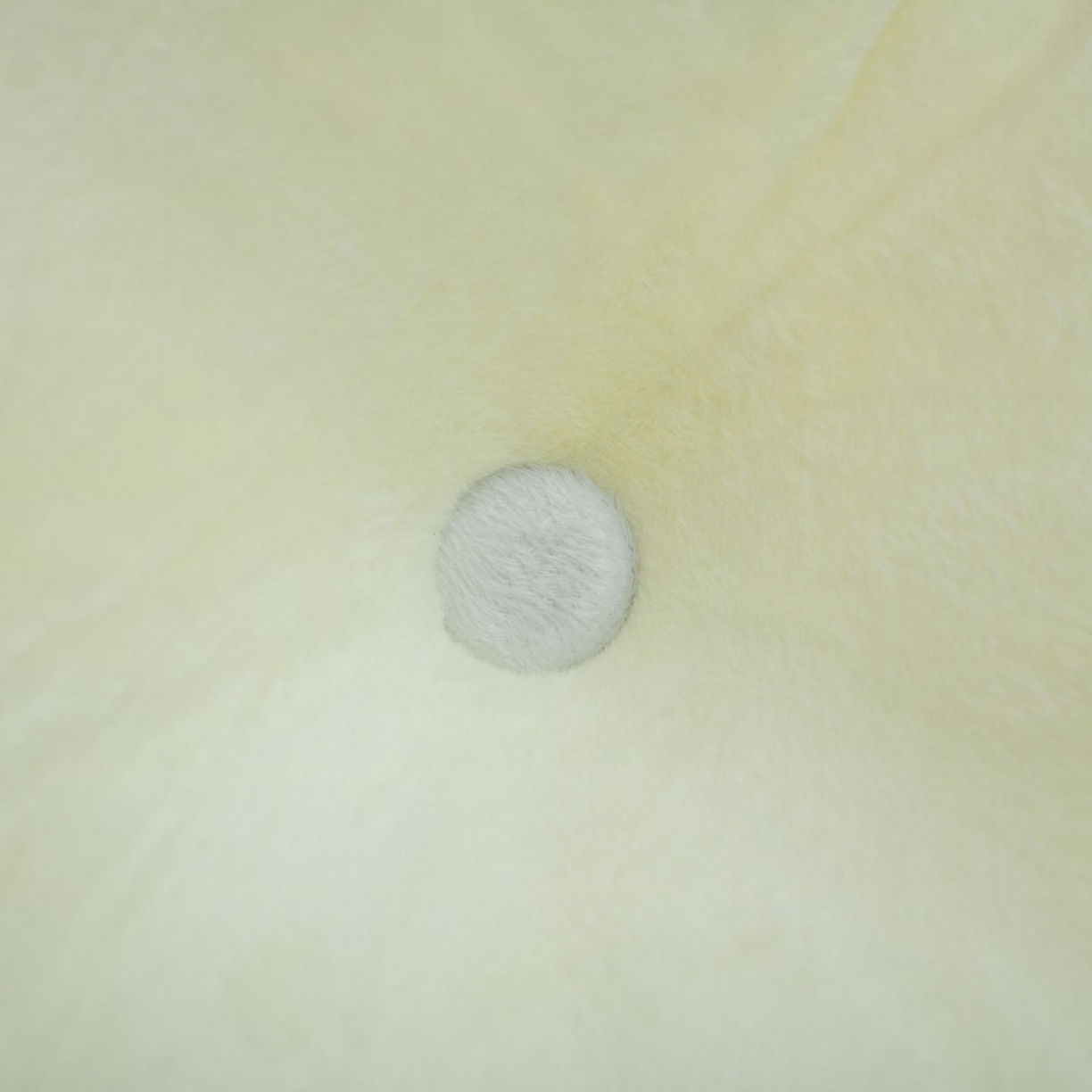 91家纺网 家纺一手货源 找家纺 沐沐家纺 2026新款宝宝绒三角大靠垫 米白