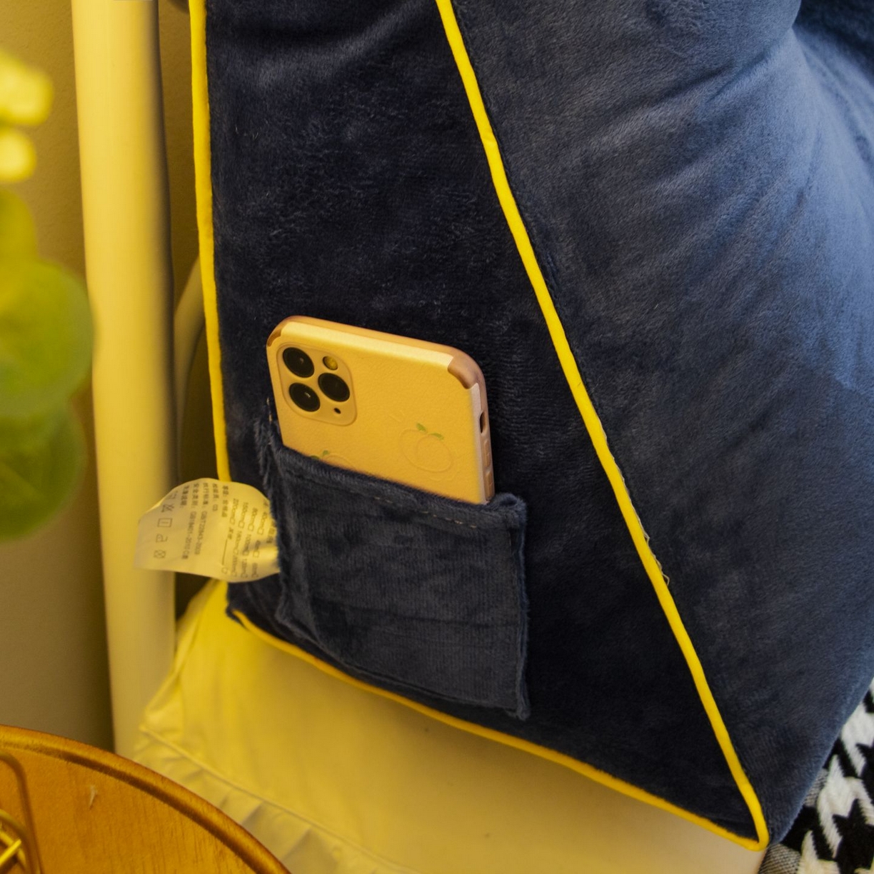 91家纺网 家纺一手货源 找家纺 沐沐家纺 2026新款宝宝绒三角大靠垫 深蓝