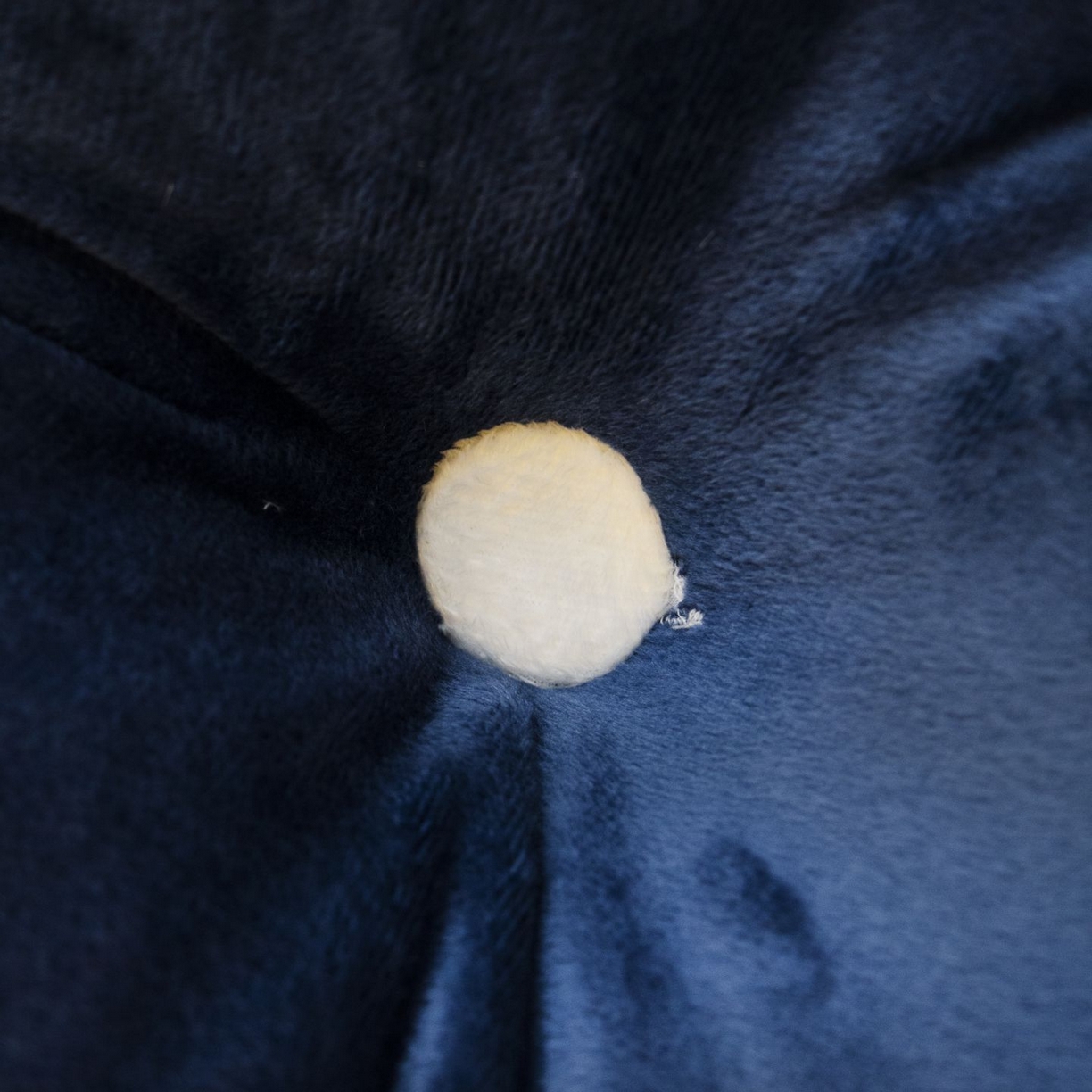 91家纺网 家纺一手货源 找家纺 沐沐家纺 2026新款宝宝绒三角大靠垫 深蓝