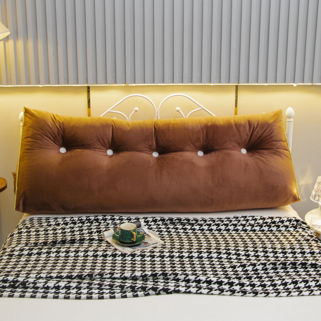 91家纺网 家纺一手货源 找家纺 沐沐家纺 2026新款宝宝绒三角大靠垫 驼色