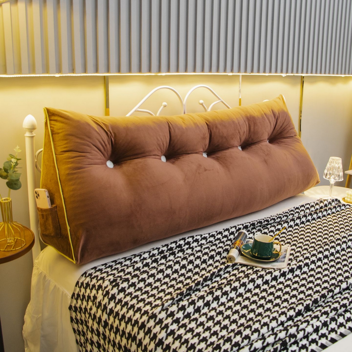 91家纺网 家纺一手货源 找家纺 沐沐家纺 2026新款宝宝绒三角大靠垫 驼色