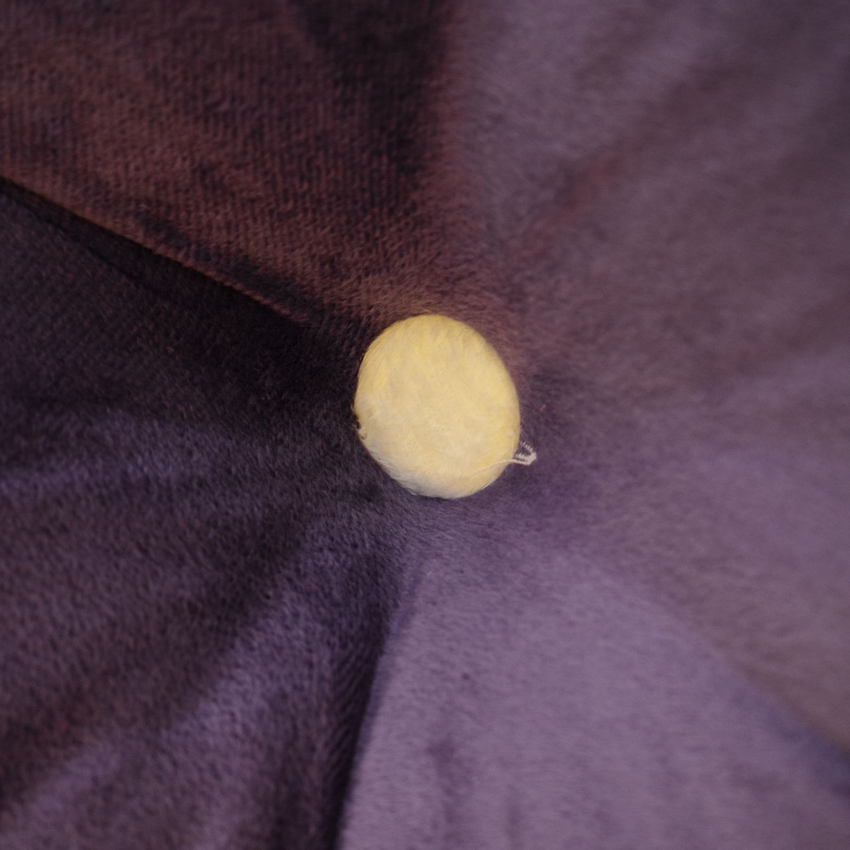 91家纺网 家纺一手货源 找家纺 沐沐家纺 2026新款宝宝绒三角大靠垫 紫色