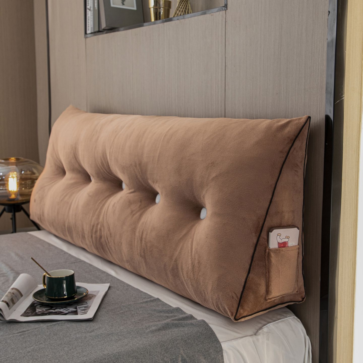 91家纺网 家纺一手货源 找家纺 沐沐家纺 2026新款宝宝绒三角大靠垫 棕色