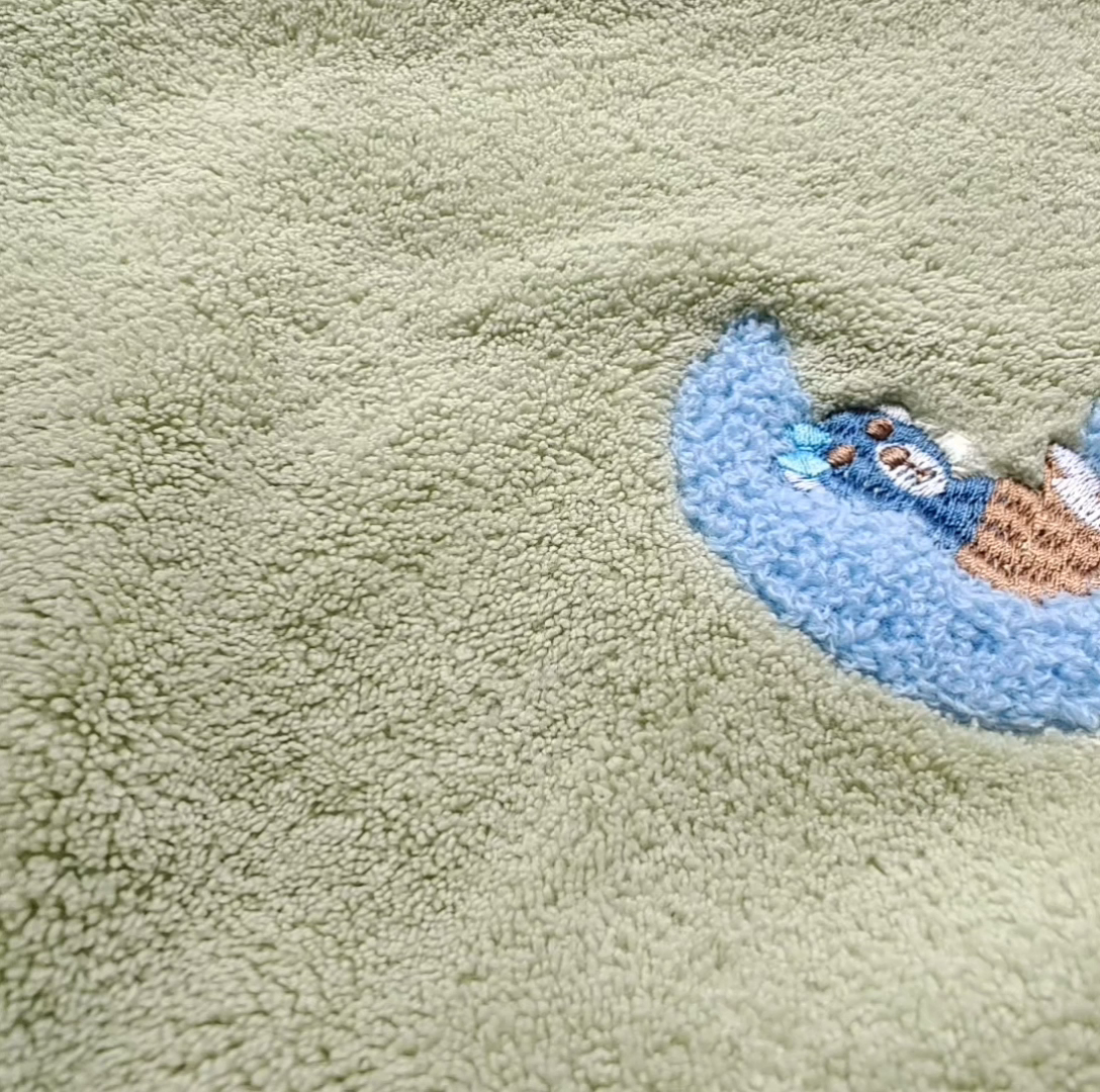 91家纺网 家纺一手货源 找家纺 棠薇家纺 2025新款强吸水毛巾超细纤维速干毛巾运动巾擦手巾-月亮熊 月亮熊粉 75x35cm/条