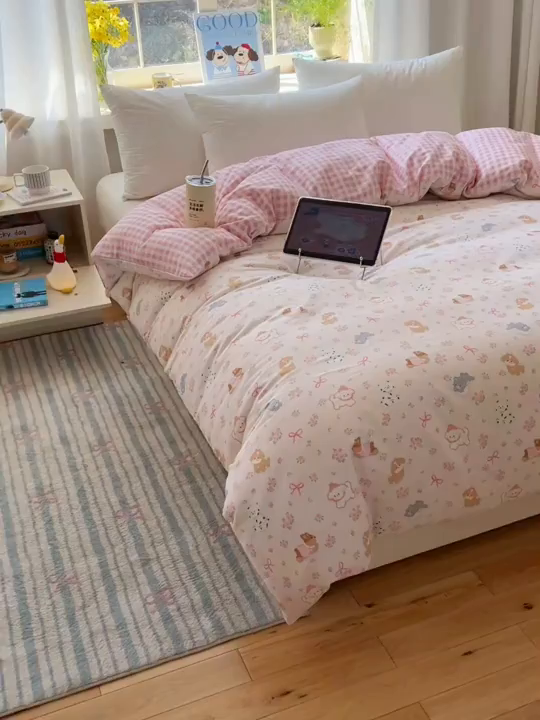 91家纺网 家纺一手货源 找家纺 六巷胡同 2026新款40支全棉13070卡通单品被套 浪漫碎花犬