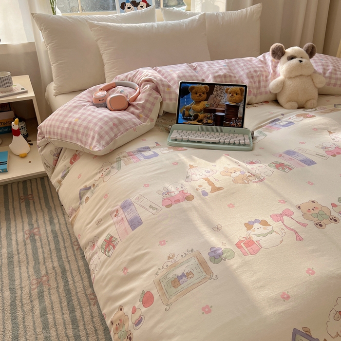 91家纺网 家纺一手货源 找家纺 六巷胡同 2026新款40支全棉13070卡通单品被套 欢乐课堂趴