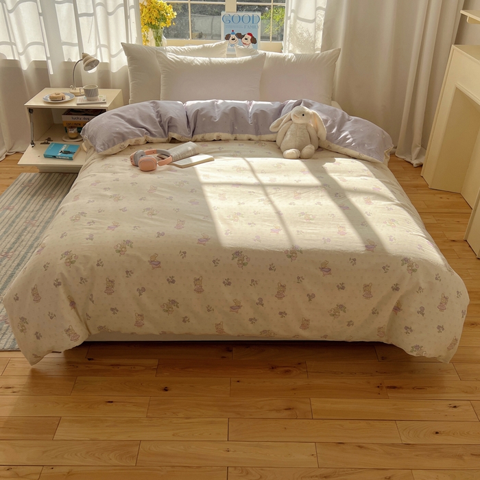 91家纺网 家纺一手货源 找家纺 六巷胡同 2026新款40支全棉13070卡通单品被套 假日庄园兔