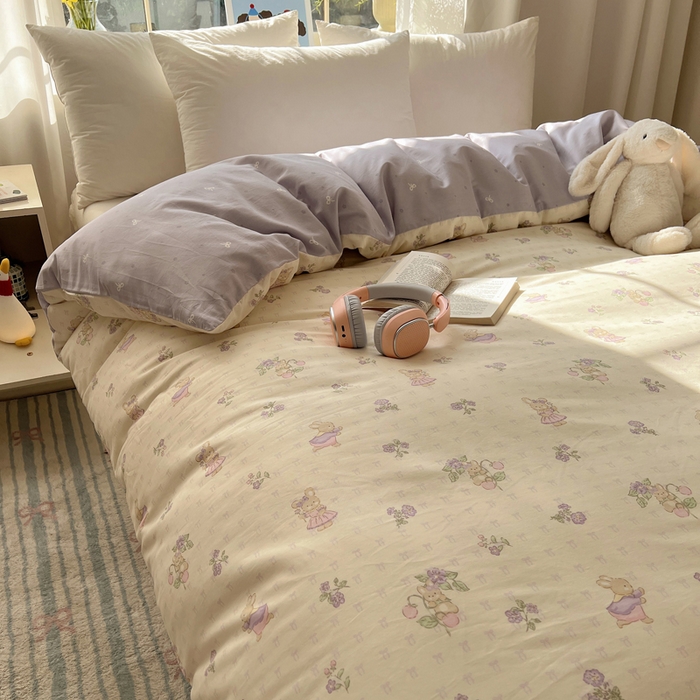 91家纺网 家纺一手货源 找家纺 六巷胡同 2026新款40支全棉13070卡通单品被套 假日庄园兔