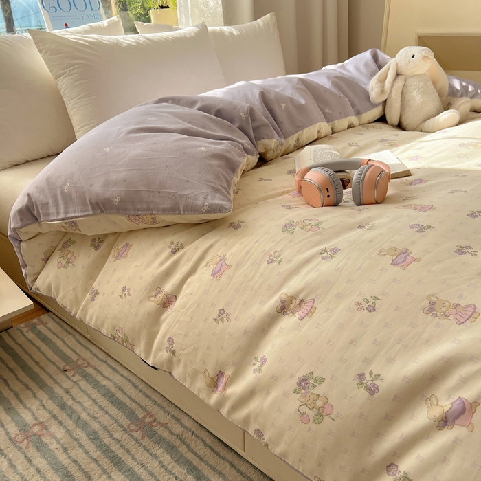 91家纺网 家纺一手货源 找家纺 六巷胡同 2026新款40支全棉13070卡通单品被套 假日庄园兔