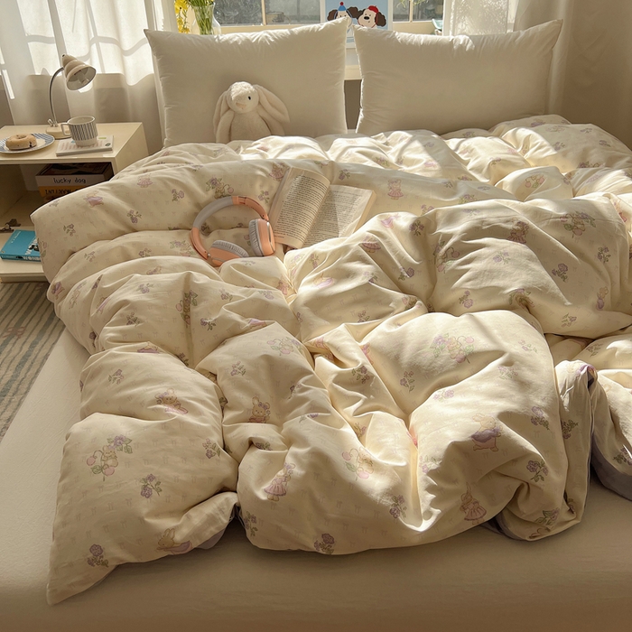 91家纺网 家纺一手货源 找家纺 六巷胡同 2026新款40支全棉13070卡通单品被套 假日庄园兔