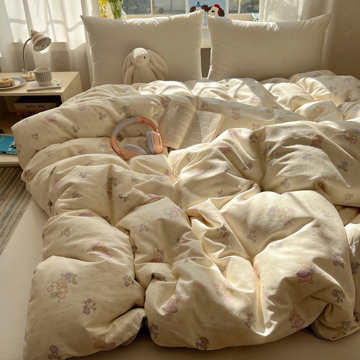 91家纺网 家纺一手货源 找家纺 六巷胡同 2026新款40支全棉13070卡通单品被套 假日庄园兔