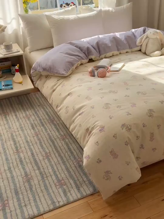 91家纺网 家纺一手货源 找家纺 六巷胡同 2026新款40支全棉13070卡通单品被套 假日庄园兔