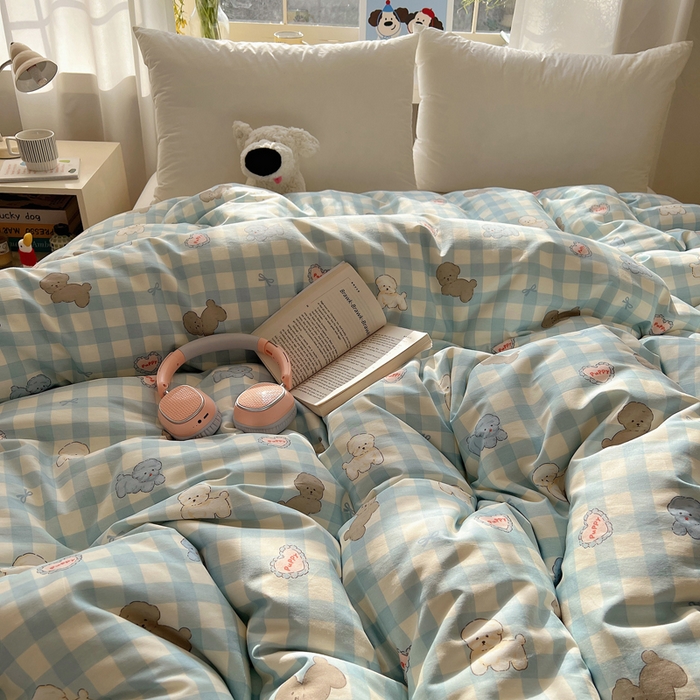 91家纺网 家纺一手货源 找家纺 六巷胡同 2026新款40支全棉13070卡通单品被套 蓝格奶油狗