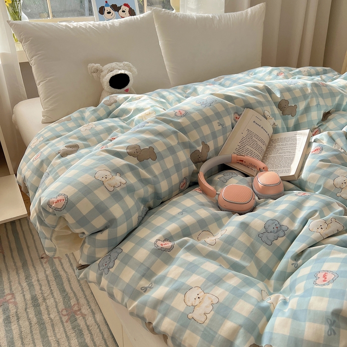 91家纺网 家纺一手货源 找家纺 六巷胡同 2026新款40支全棉13070卡通单品被套 蓝格奶油狗