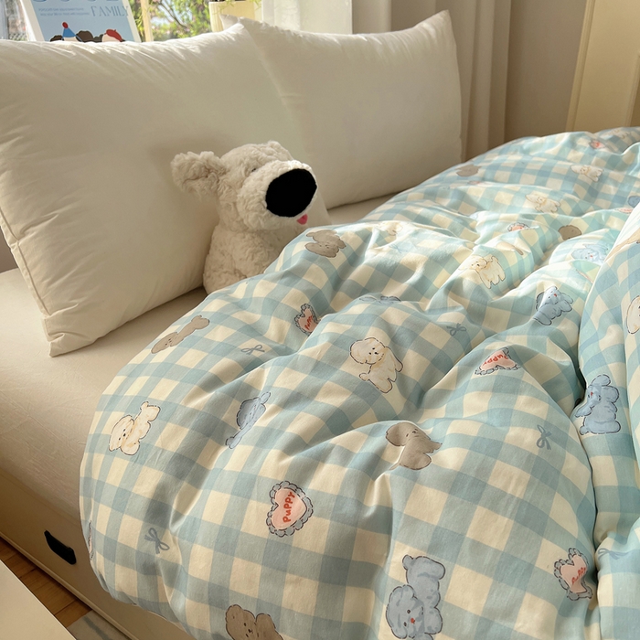 91家纺网 家纺一手货源 找家纺 六巷胡同 2026新款40支全棉13070卡通单品被套 蓝格奶油狗