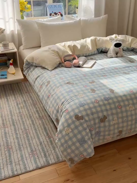 91家纺网 家纺一手货源 找家纺 六巷胡同 2026新款40支全棉13070卡通单品被套 蓝格奶油狗