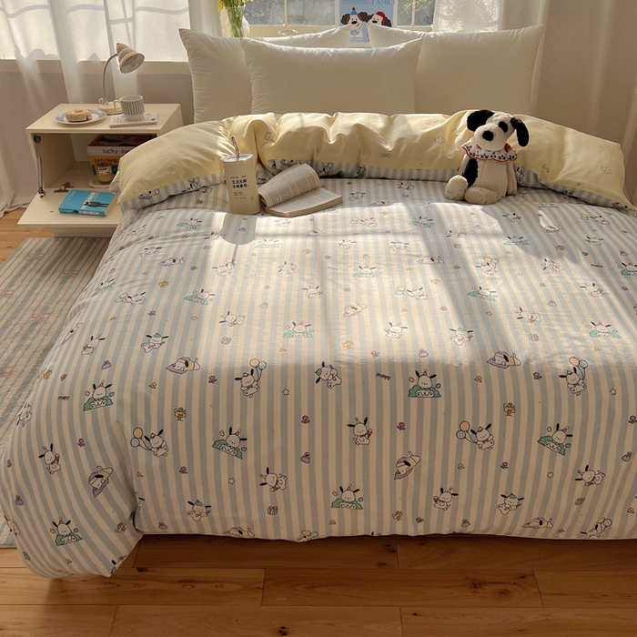 91家纺网 家纺一手货源 找家纺 六巷胡同 2026新款40支全棉13070卡通单品被套 蓝条努比犬