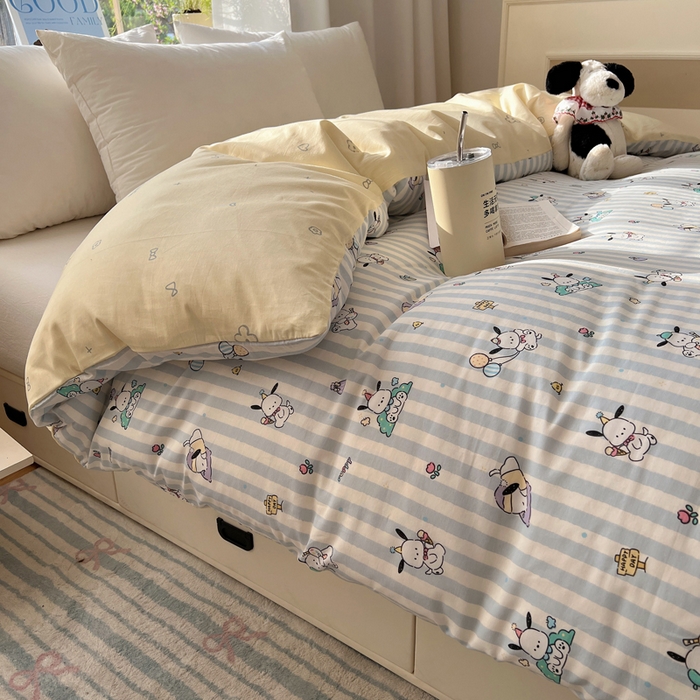 91家纺网 家纺一手货源 找家纺 六巷胡同 2026新款40支全棉13070卡通单品被套 蓝条努比犬