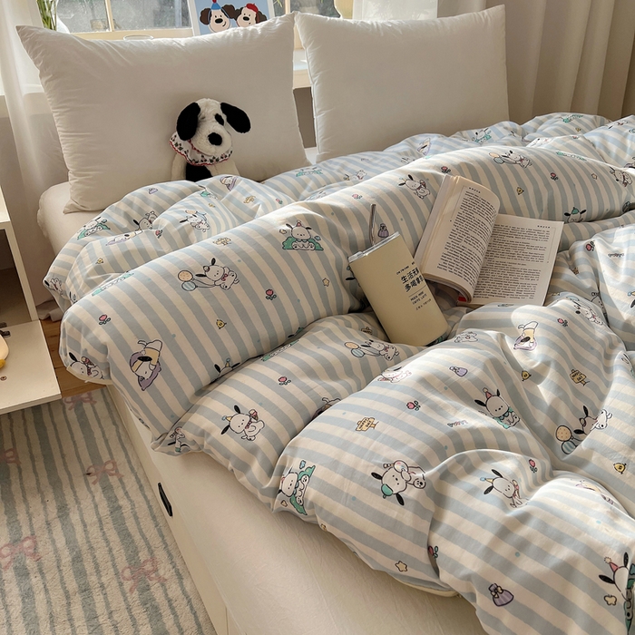 91家纺网 家纺一手货源 找家纺 六巷胡同 2026新款40支全棉13070卡通单品被套 蓝条努比犬