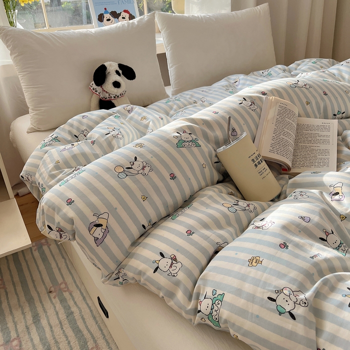 91家纺网 家纺一手货源 找家纺 六巷胡同 2026新款40支全棉13070卡通单品被套 蓝条努比犬