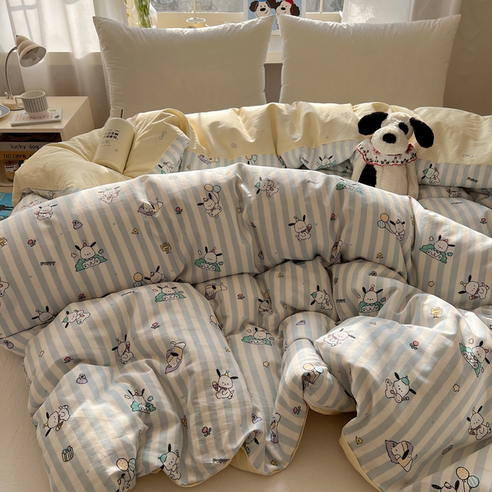 91家纺网 家纺一手货源 找家纺 六巷胡同 2026新款40支全棉13070卡通单品被套 蓝条努比犬