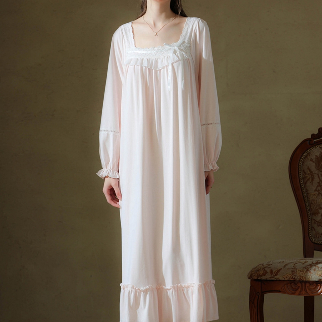 91家纺网 家纺一手货源 找家纺 洛兰沙家居馆 2026新款长袖睡裙宫廷风甜美公主法式复古宽松圆领新款女春秋针织棉睡衣 粉色