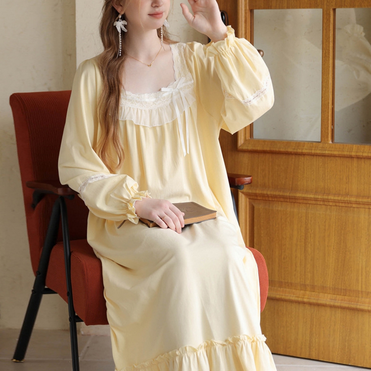 91家纺网 家纺一手货源 找家纺 洛兰沙家居馆 2026新款长袖睡裙宫廷风甜美公主法式复古宽松圆领新款女春秋针织棉睡衣 黄色