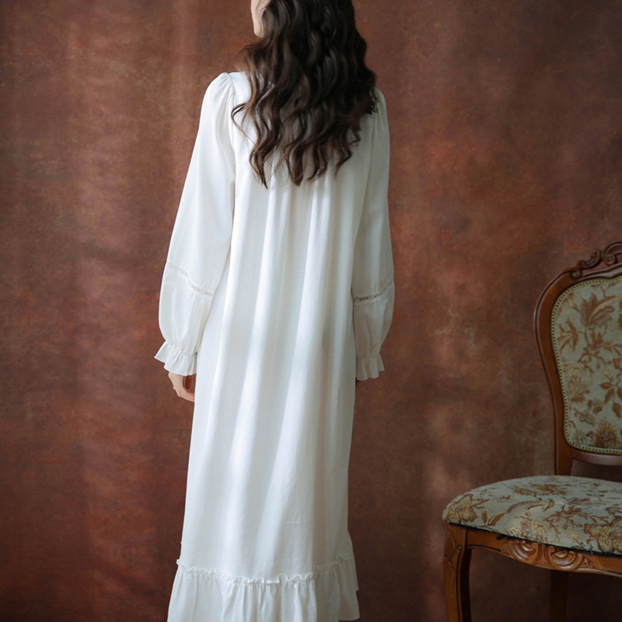 91家纺网 家纺一手货源 找家纺 洛兰沙家居馆 2026新款长袖睡裙宫廷风甜美公主法式复古宽松圆领新款女春秋针织棉睡衣 白色