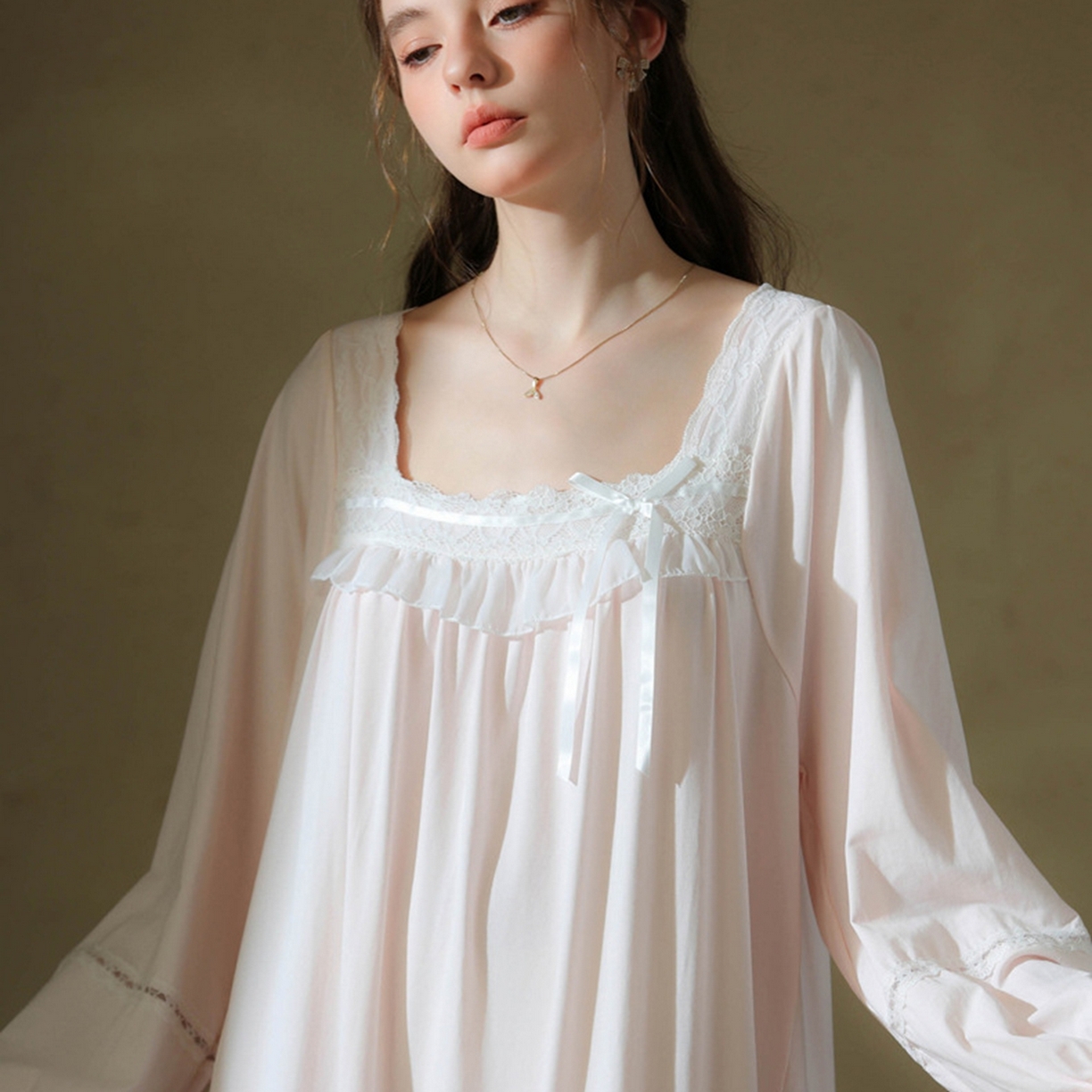 91家纺网 家纺一手货源 找家纺 洛兰沙家居馆 2026新款长袖睡裙宫廷风甜美公主法式复古宽松圆领新款女春秋针织棉睡衣 粉色