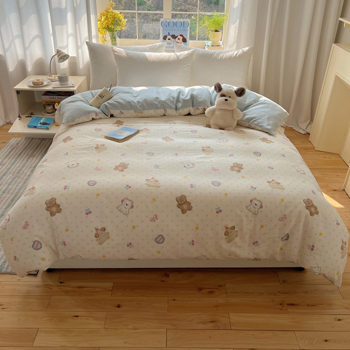 91家纺网 家纺一手货源 找家纺 六巷胡同 2026新款40支全棉13070卡通单品被套 奶油甜心熊