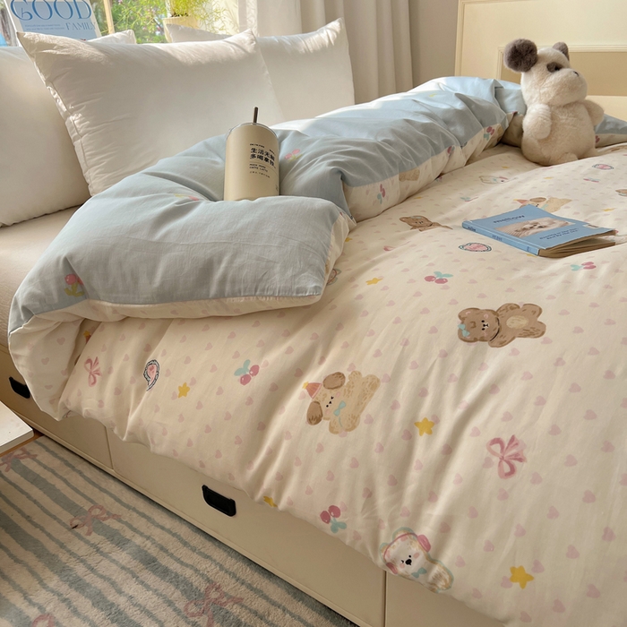 91家纺网 家纺一手货源 找家纺 六巷胡同 2026新款40支全棉13070卡通单品被套 奶油甜心熊