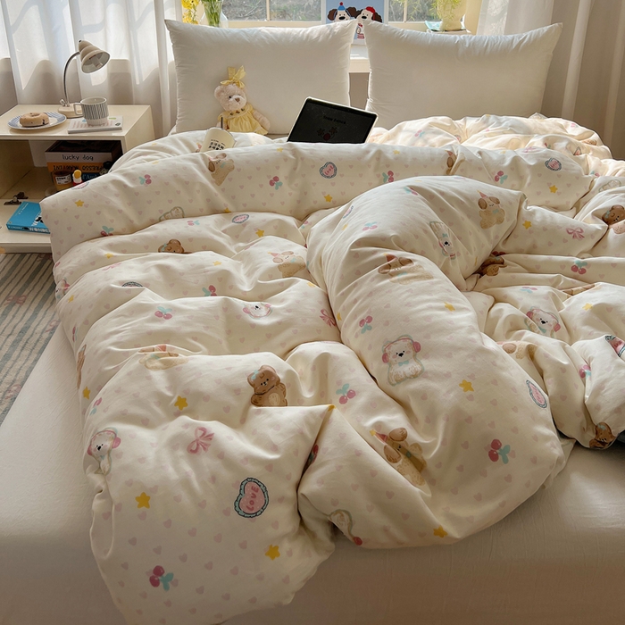 91家纺网 家纺一手货源 找家纺 六巷胡同 2026新款40支全棉13070卡通单品被套 奶油甜心熊