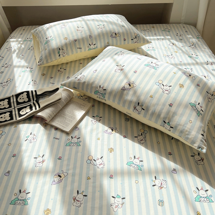 91家纺网 家纺一手货源 找家纺 六巷胡同 2026新款40支全棉13070卡通单品枕套 蓝条努比犬