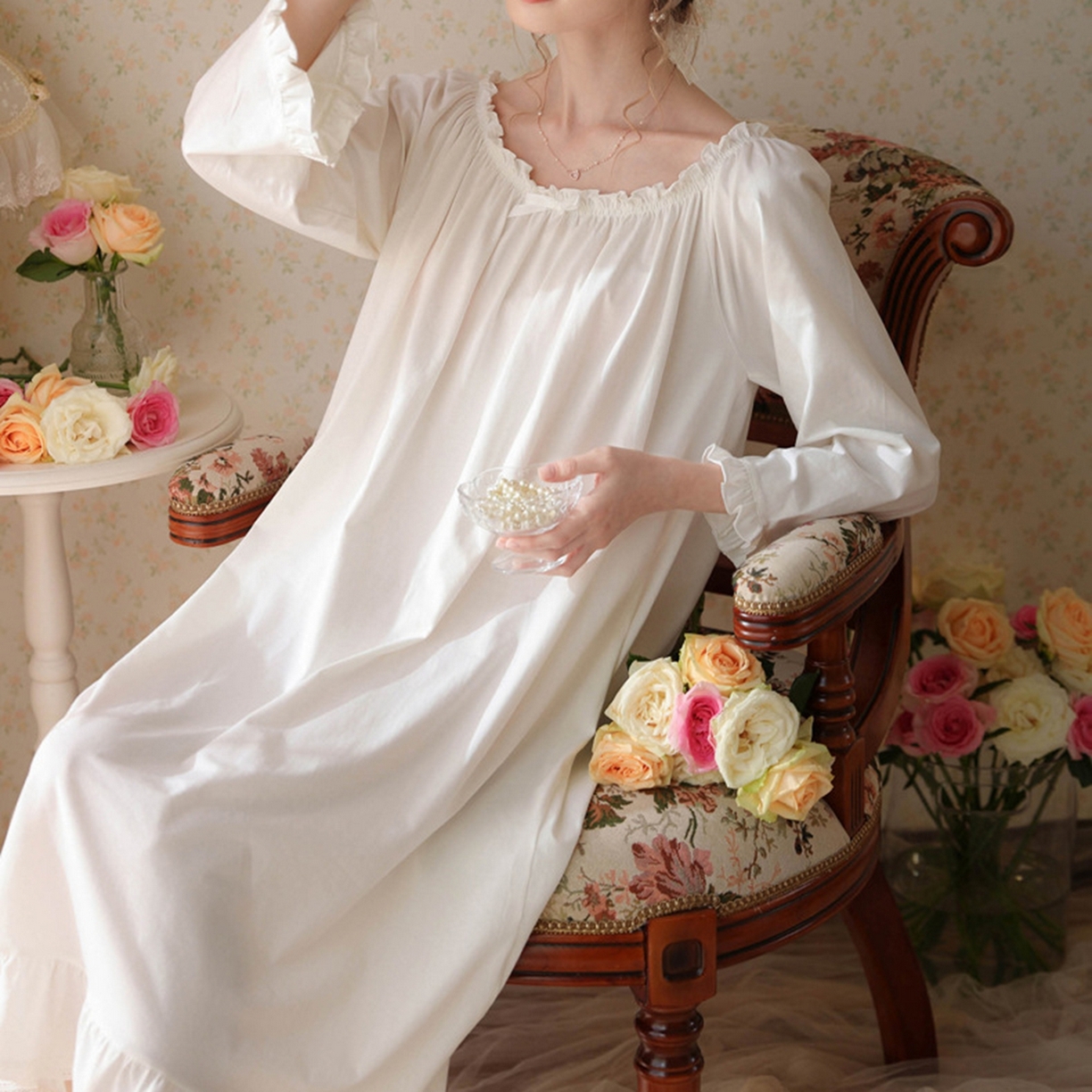 91家纺网 家纺一手货源 找家纺 洛兰沙家居馆 2026新款长袖睡裙宫廷风甜美公主法式复古宽松圆领新款女春秋针织棉睡衣 白色