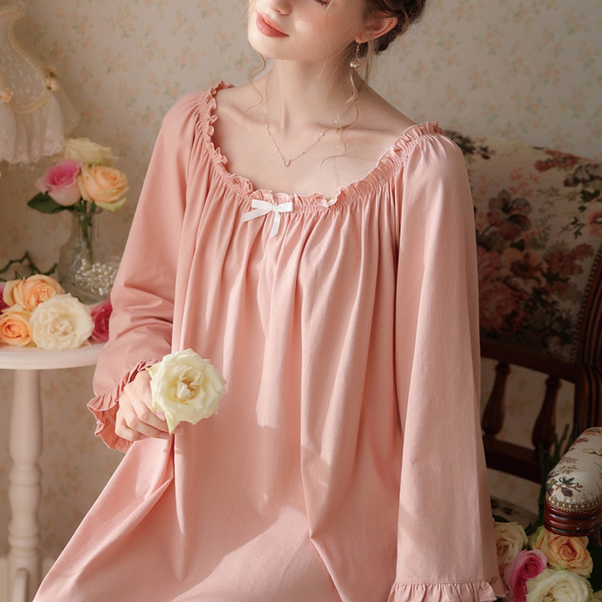 91家纺网 家纺一手货源 找家纺 洛兰沙家居馆 2026新款长袖睡裙宫廷风甜美公主法式复古宽松圆领新款女春秋针织棉睡衣 粉色