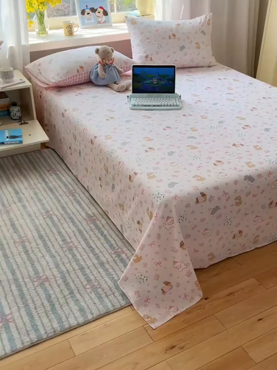 91家纺网 家纺一手货源 找家纺 六巷胡同 2026新款40支全棉13070卡通单品枕套 浪漫碎花犬