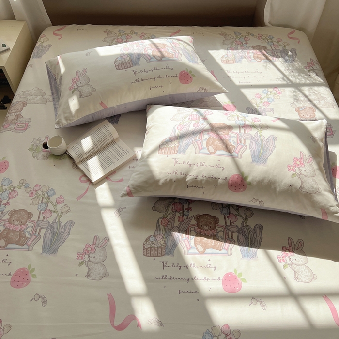 91家纺网 家纺一手货源 找家纺 六巷胡同 2026新款40支全棉13070卡通单品枕套 秘境花园熊