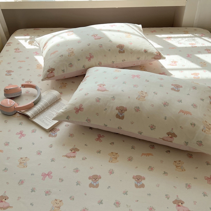 91家纺网 家纺一手货源 找家纺 六巷胡同 2026新款40支全棉13070卡通单品枕套 派对害羞狗