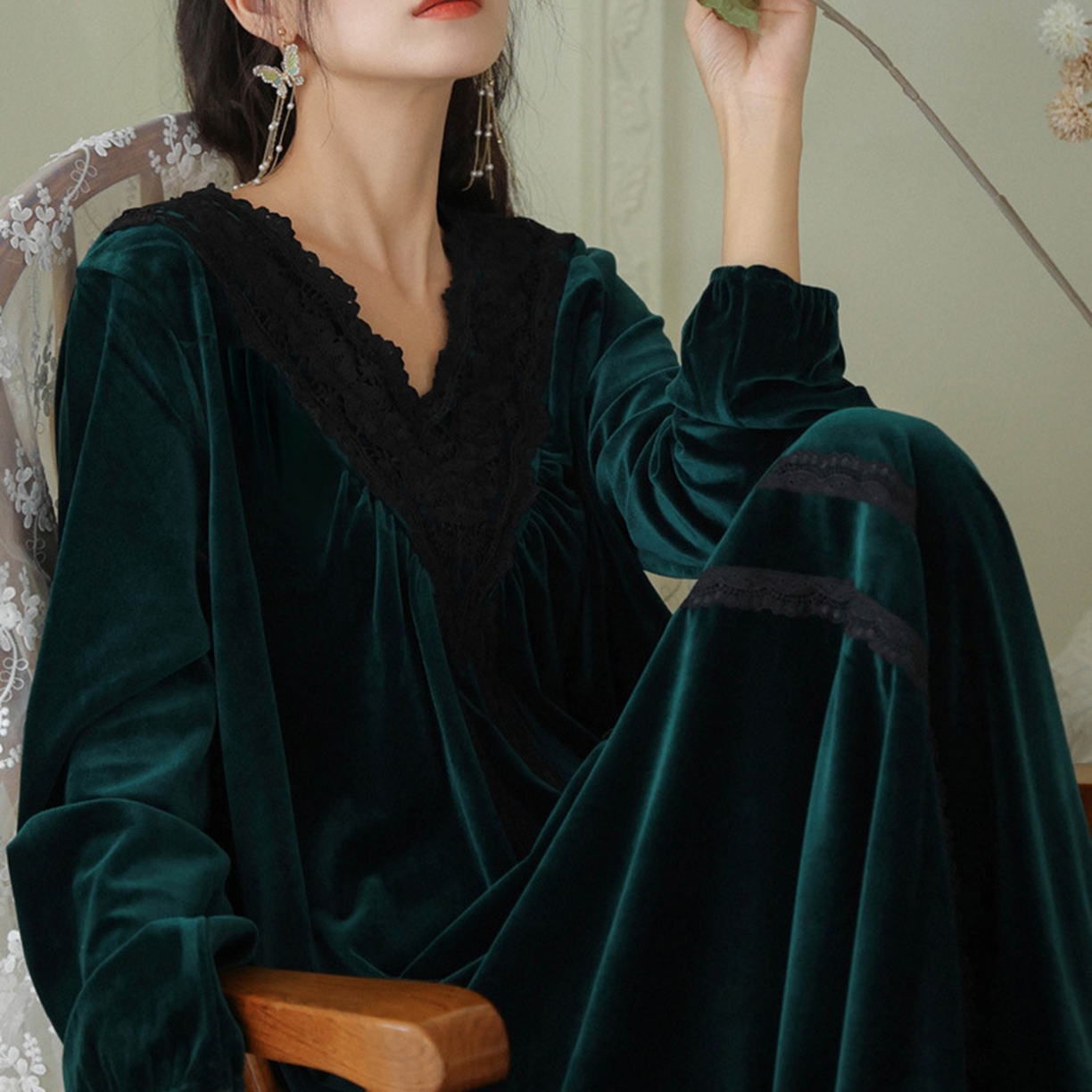 91家纺网 家纺一手货源 找家纺 （总）洛兰沙家居馆 2026新款秋冬宽松复古宫廷绒款V领睡裙睡袍长袖长款公主保暖家居服绒睡衣