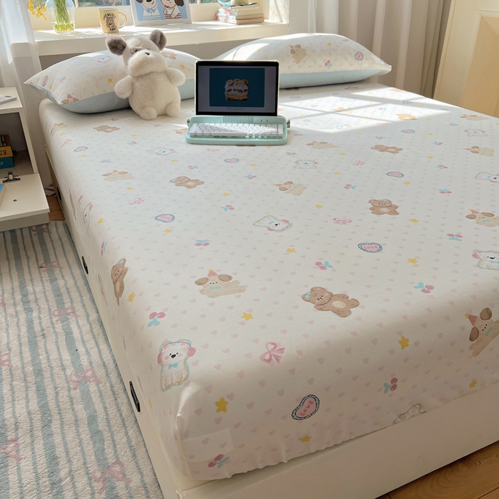 91家纺网 家纺一手货源 找家纺 六巷胡同 2026新款40支全棉13070卡通单品床笠 奶油甜心熊