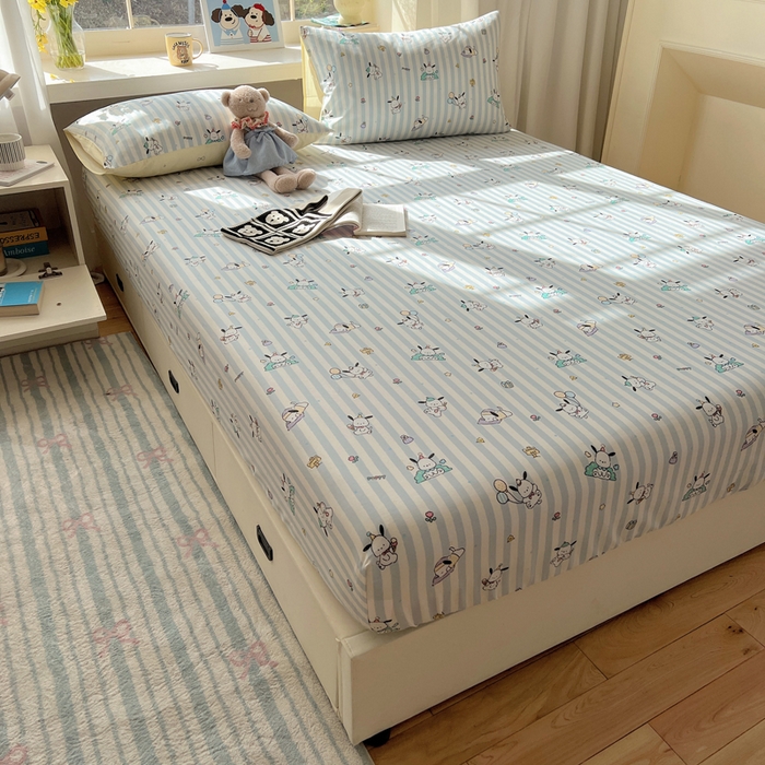 91家纺网 家纺一手货源 找家纺 六巷胡同 2026新款40支全棉13070卡通单品床笠 蓝条努比犬