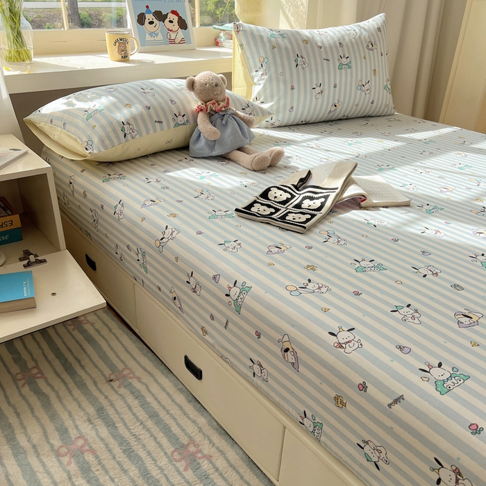 91家纺网 家纺一手货源 找家纺 六巷胡同 2026新款40支全棉13070卡通单品床笠 蓝条努比犬