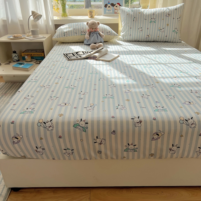 91家纺网 家纺一手货源 找家纺 六巷胡同 2026新款40支全棉13070卡通单品床笠 蓝条努比犬