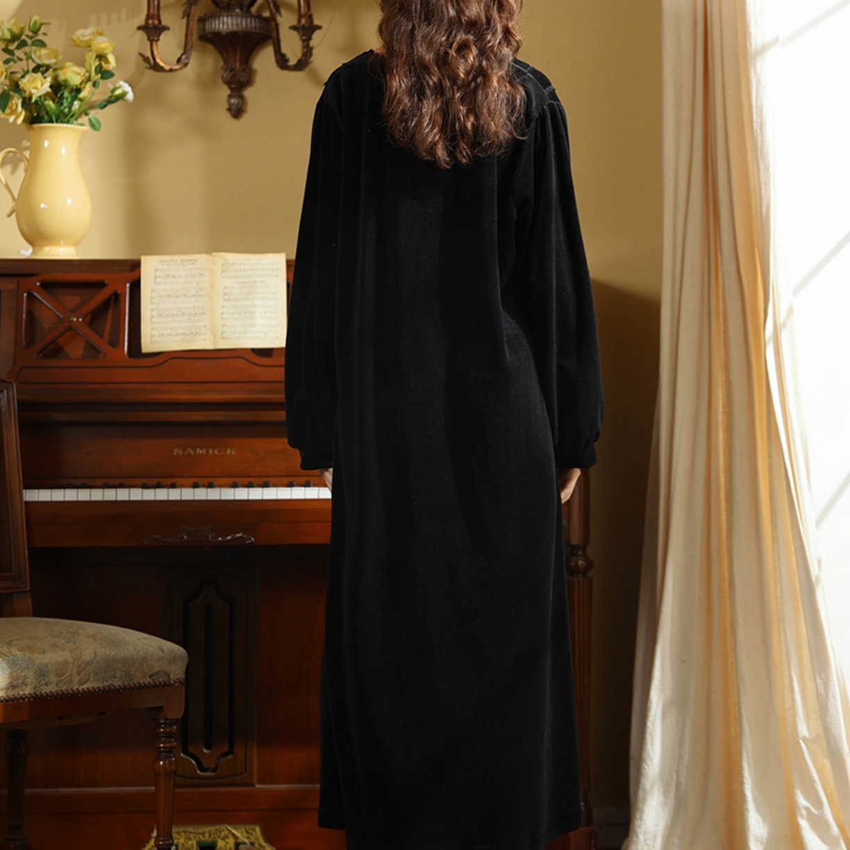 91家纺网 家纺一手货源 找家纺 （总）洛兰沙家居馆 2026秋冬新款宽松V领加厚款睡裙睡袍