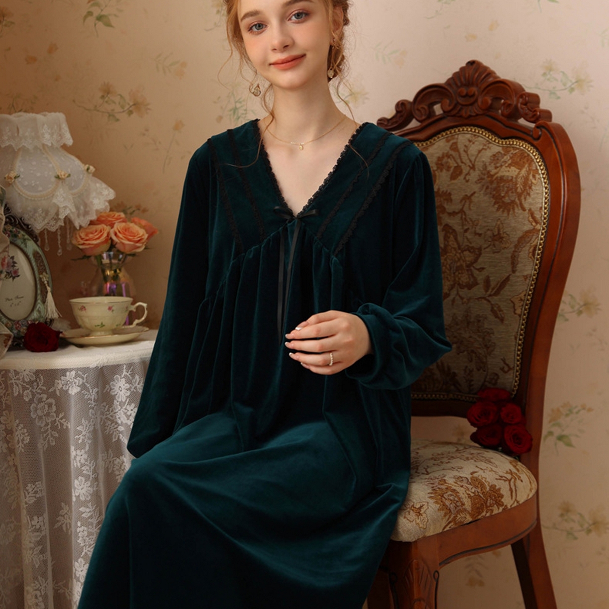 91家纺网 家纺一手货源 找家纺 洛兰沙家居馆 2026秋冬新款宽松V领加厚款睡裙睡袍 深绿色