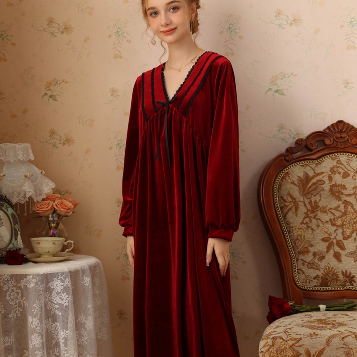 91家纺网 家纺一手货源 找家纺 洛兰沙家居馆 2026秋冬新款宽松V领加厚款睡裙睡袍 红色