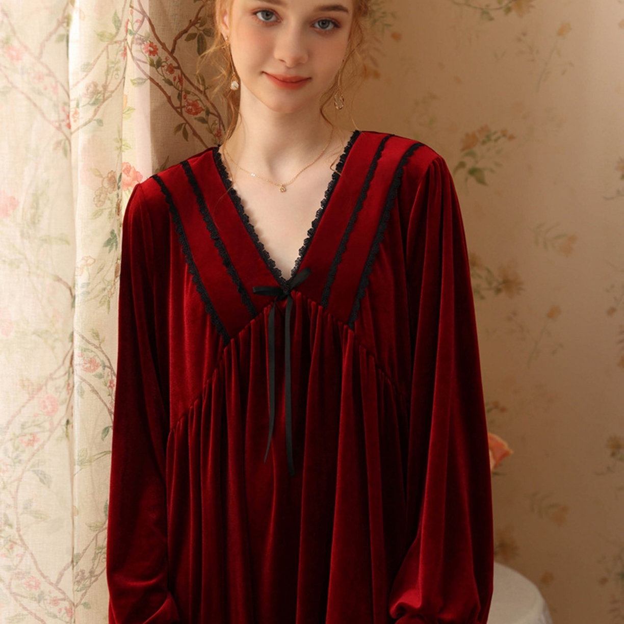 91家纺网 家纺一手货源 找家纺 洛兰沙家居馆 2026秋冬新款宽松V领加厚款睡裙睡袍 红色