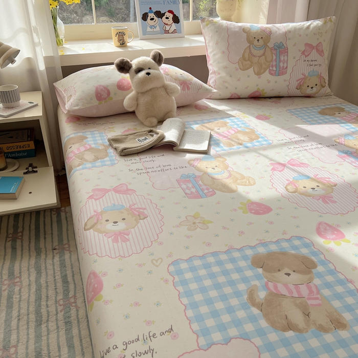 91家纺网 家纺一手货源 找家纺 六巷胡同 2026新款40支全棉13070卡通单品床笠 草莓甜心犬