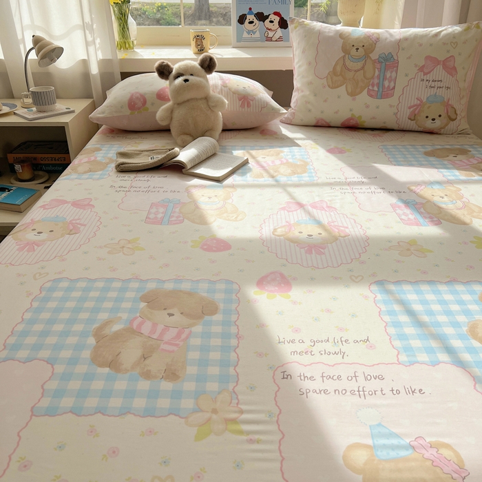 91家纺网 家纺一手货源 找家纺 六巷胡同 2026新款40支全棉13070卡通单品床笠 草莓甜心犬